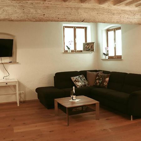 Stilvolle Wohnung Auf 50 M² Mit Parkplatz Und Wifi Kraiburg am Inn المظهر الخارجي الصورة