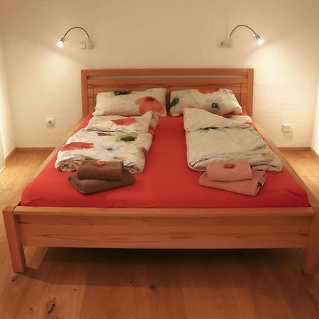 Stilvolle Wohnung Auf 50 M² Mit Parkplatz Und Wifi Kraiburg am Inn المظهر الخارجي الصورة