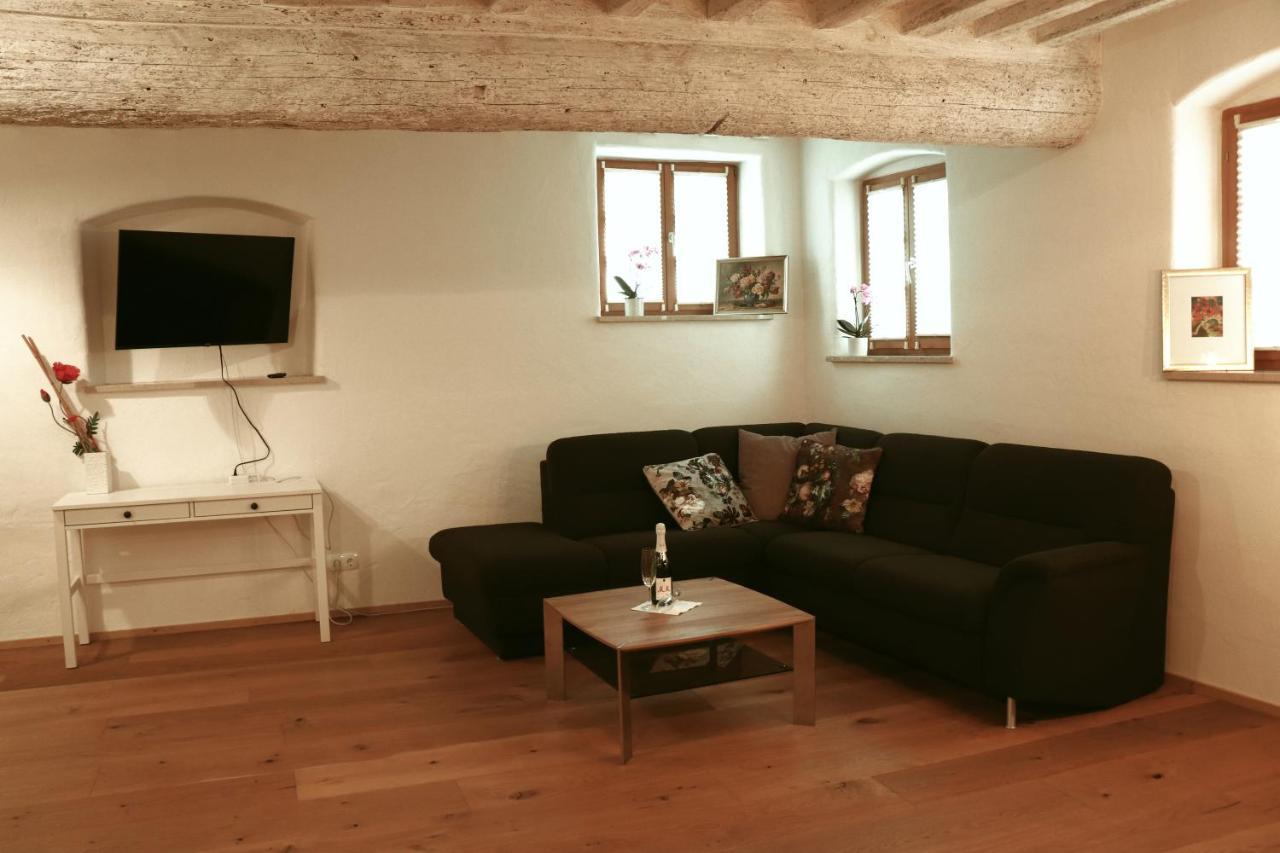 Stilvolle Wohnung Auf 50 M² Mit Parkplatz Und Wifi Kraiburg am Inn المظهر الخارجي الصورة