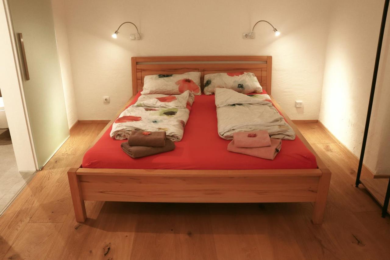 Stilvolle Wohnung Auf 50 M² Mit Parkplatz Und Wifi Kraiburg am Inn المظهر الخارجي الصورة