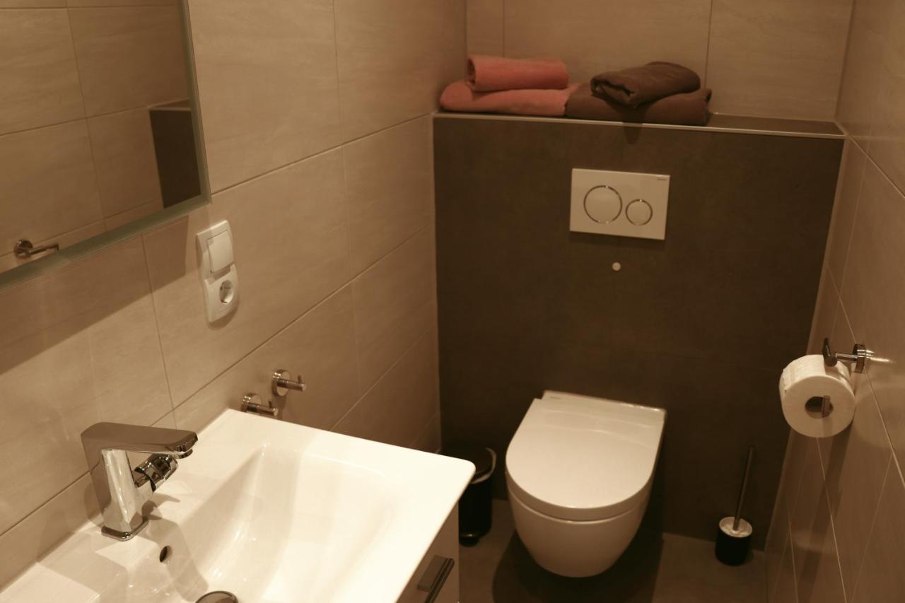 Stilvolle Wohnung Auf 50 M² Mit Parkplatz Und Wifi Kraiburg am Inn المظهر الخارجي الصورة